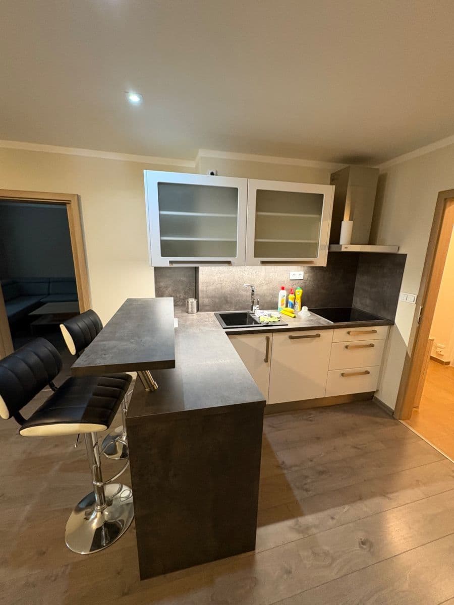 Prenájom bytu 2-izbový 50 m², Na Vlnovce, Ústí nad Labem, Ústecký kraj Prenájom bytu 2-izbový 50 m², Na Vlnovce, Ústí nad Labem, Ústecký kraj