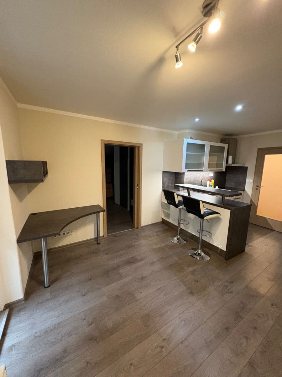 Prenájom bytu 2-izbový 50 m², Na Vlnovce, Ústí nad Labem, Ústecký kraj Prenájom bytu 2-izbový 50 m², Na Vlnovce, Ústí nad Labem, Ústecký kraj