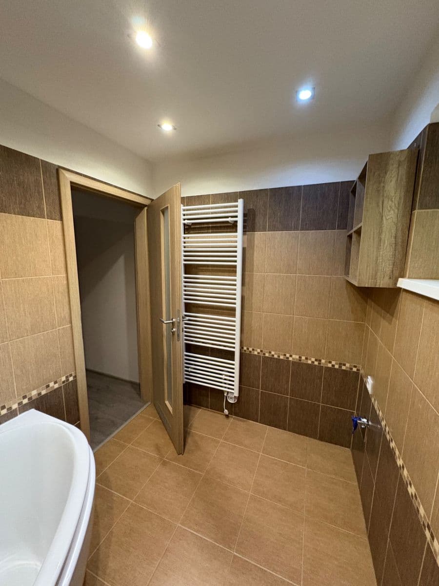 Prenájom bytu 2-izbový 50 m², Na Vlnovce, Ústí nad Labem, Ústecký kraj Prenájom bytu 2-izbový 50 m², Na Vlnovce, Ústí nad Labem, Ústecký kraj