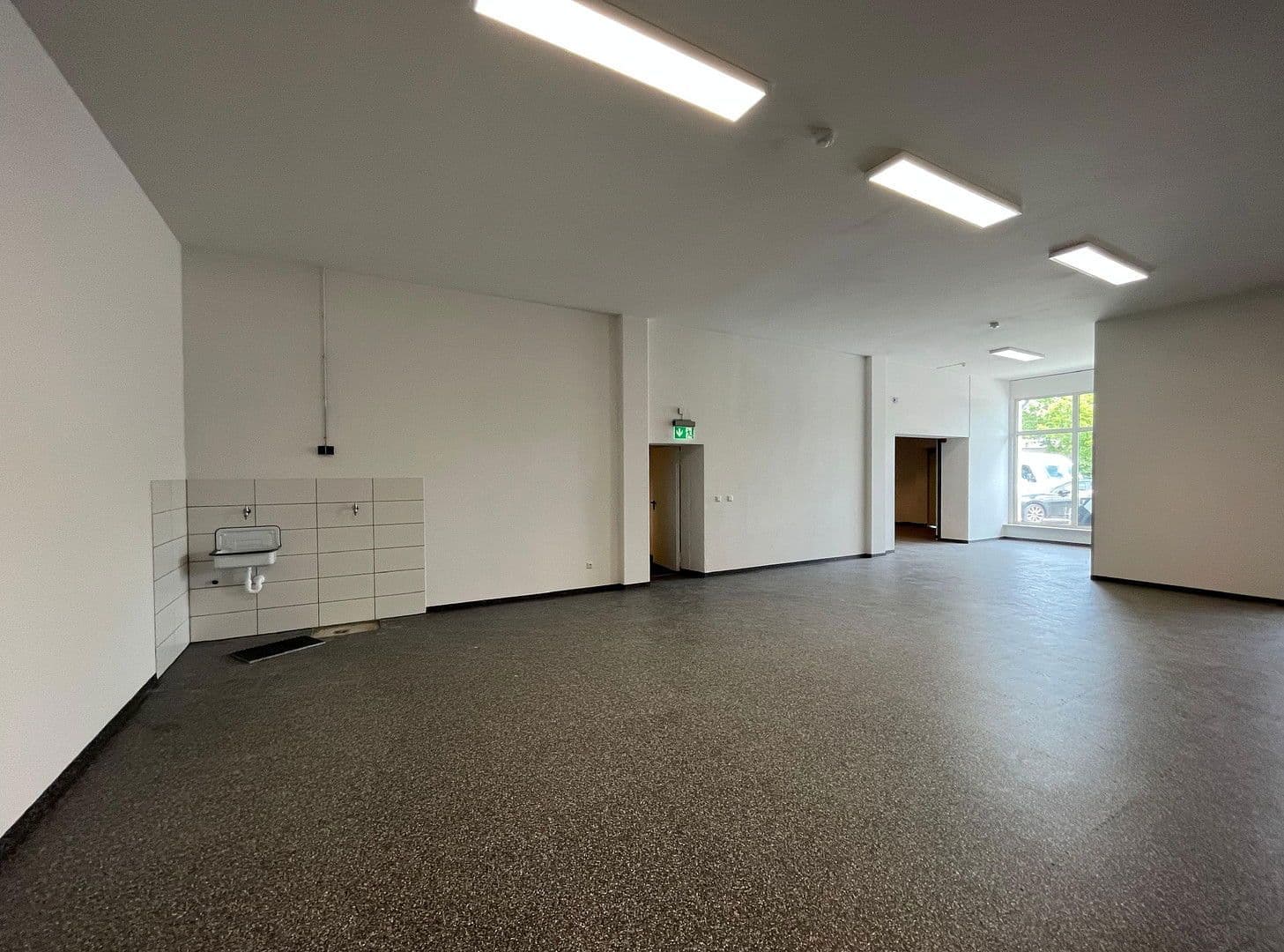 Prenájom nebytového priestoru 562 m², Rudolf-Diesel-Straße 4, Freising, Bavorsko Prenájom nebytového priestoru 562 m², Rudolf-Diesel-Straße 4, Freising, Bavorsko