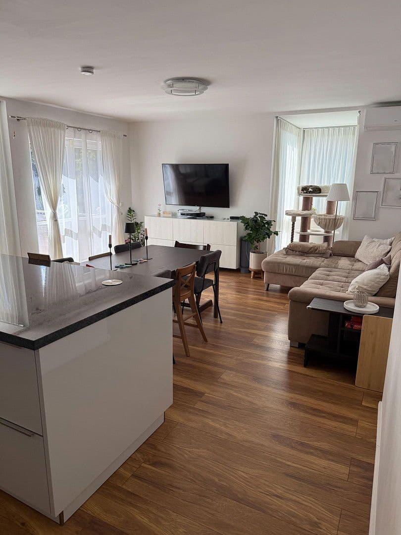 Predaj bytu 4-izbový 115 m², Berlin, Berlín Predaj bytu 4-izbový 115 m², Berlin, Berlín