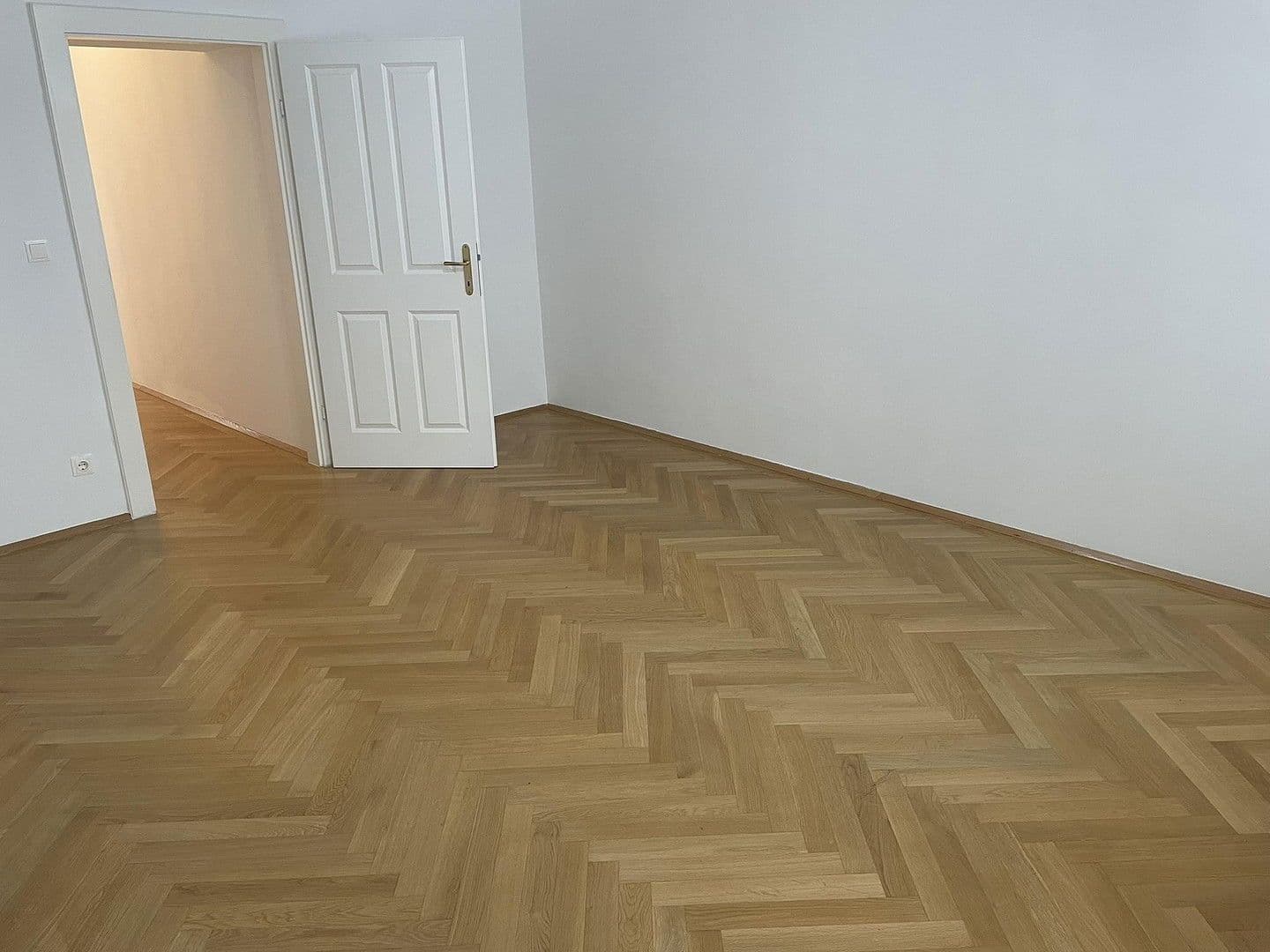 Predaj bytu 4-izbový 100 m², Wien, Viedeň Predaj bytu 4-izbový 100 m², Wien, Viedeň