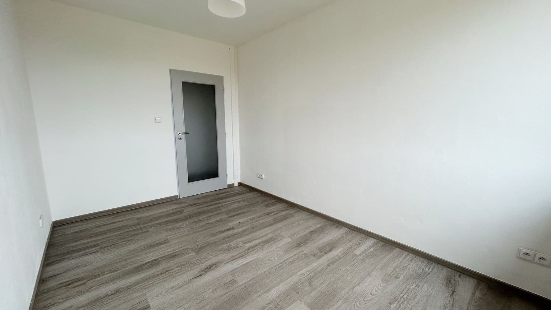 Prenájom bytu 2-izbový 42 m², Rimavské Soboty, Kolín, Středočeský kraj Prenájom bytu 2-izbový 42 m², Rimavské Soboty, Kolín, Středočeský kraj