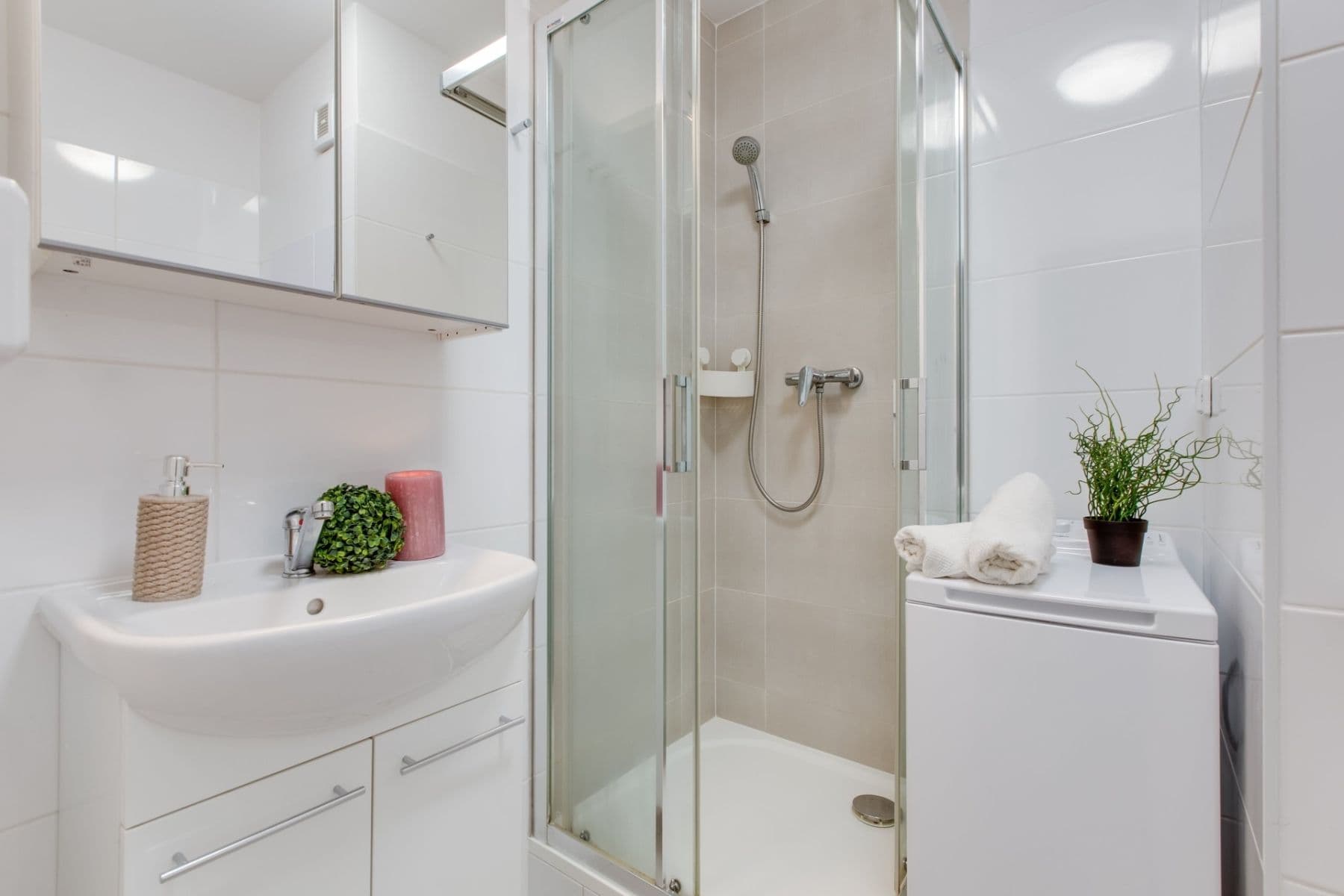 Prenájom bytu 2-izbový 41 m², Pod Lysinami, Praha, Praha Prenájom bytu 2-izbový 41 m², Pod Lysinami, Praha, Praha