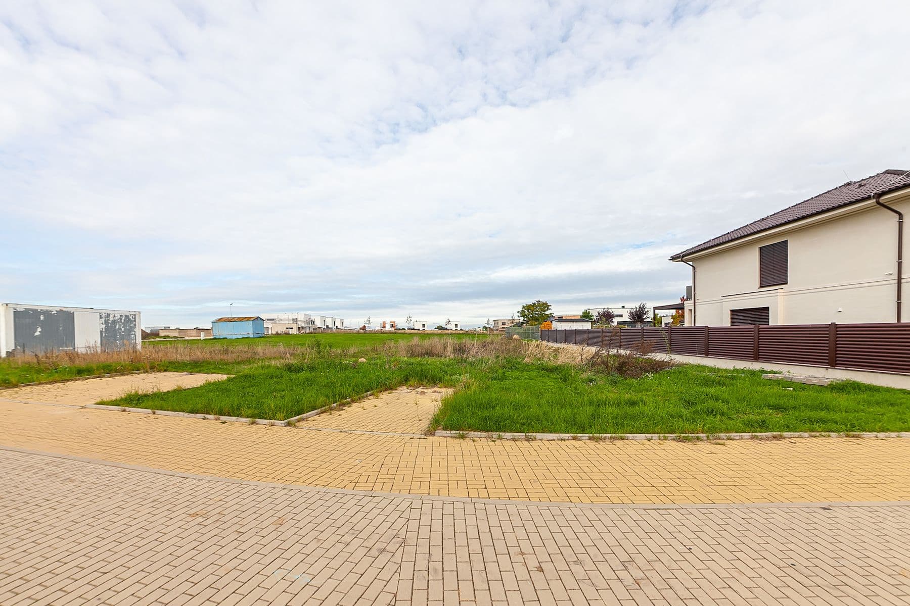 Predaj pozemku 1.078 m², Jenštejn, Středočeský kraj Predaj pozemku 1.078 m², Jenštejn, Středočeský kraj