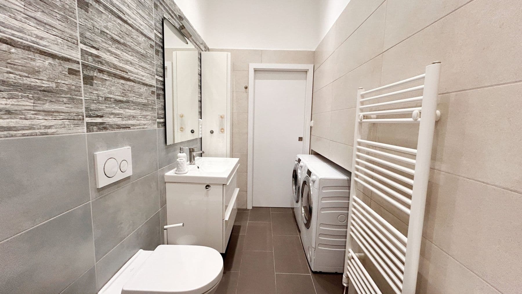 Prenájom bytu 2-izbový 60 m², Wenzigova, Praha, Praha Prenájom bytu 2-izbový 60 m², Wenzigova, Praha, Praha