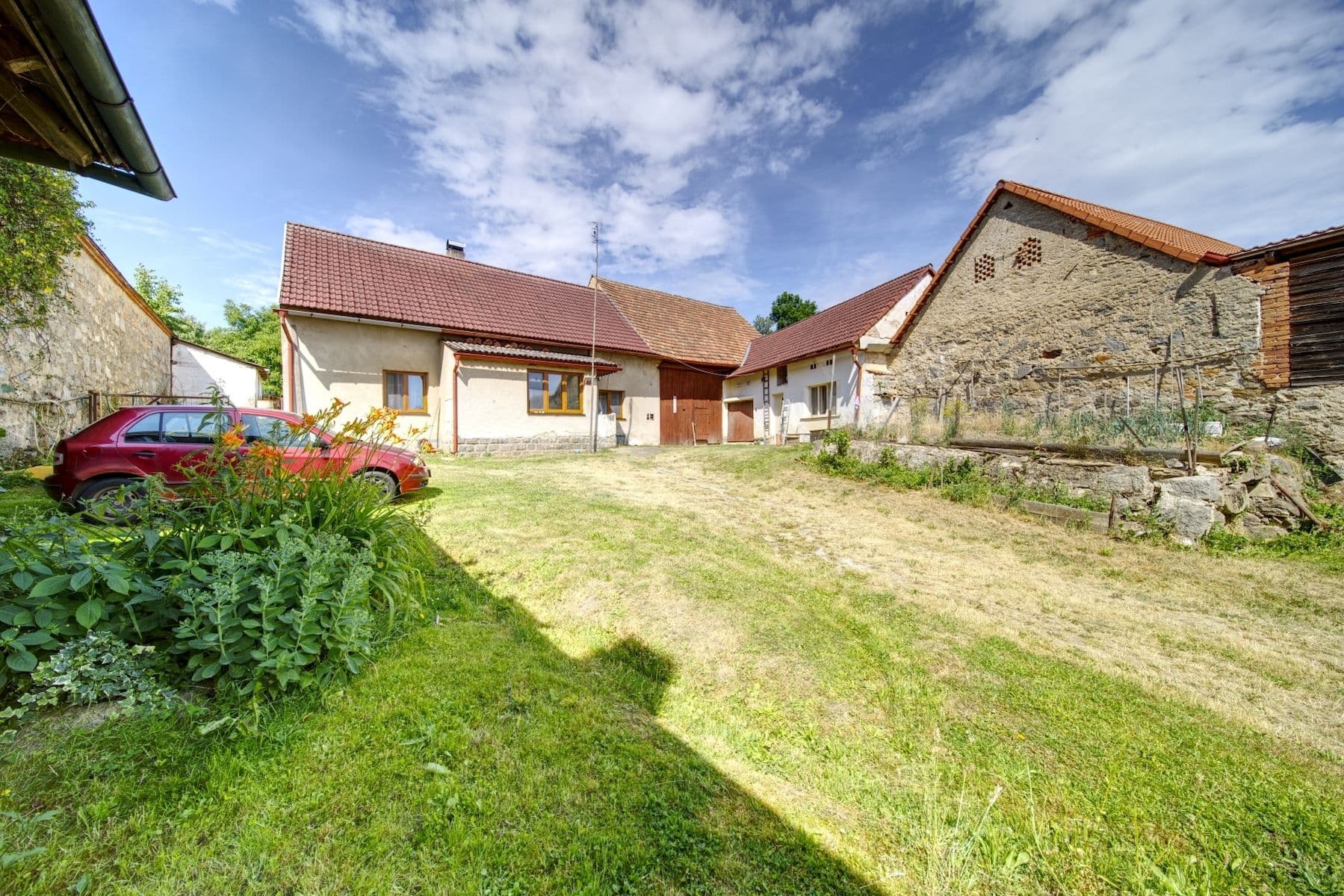 Predaj domu 2.032 m², pozemek 5.365 m², Nezdřev, Plzeňský kraj Predaj domu 2.032 m², pozemek 5.365 m², Nezdřev, Plzeňský kraj