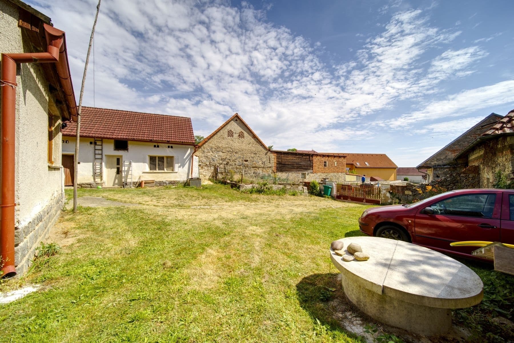 Predaj domu 2.032 m², pozemek 5.365 m², Nezdřev, Plzeňský kraj Predaj domu 2.032 m², pozemek 5.365 m², Nezdřev, Plzeňský kraj