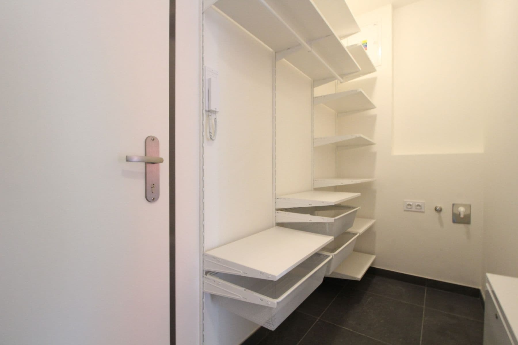 Prenájom bytu 1-izbový 43 m², Choceradská, Praha, Praha Prenájom bytu 1-izbový 43 m², Choceradská, Praha, Praha