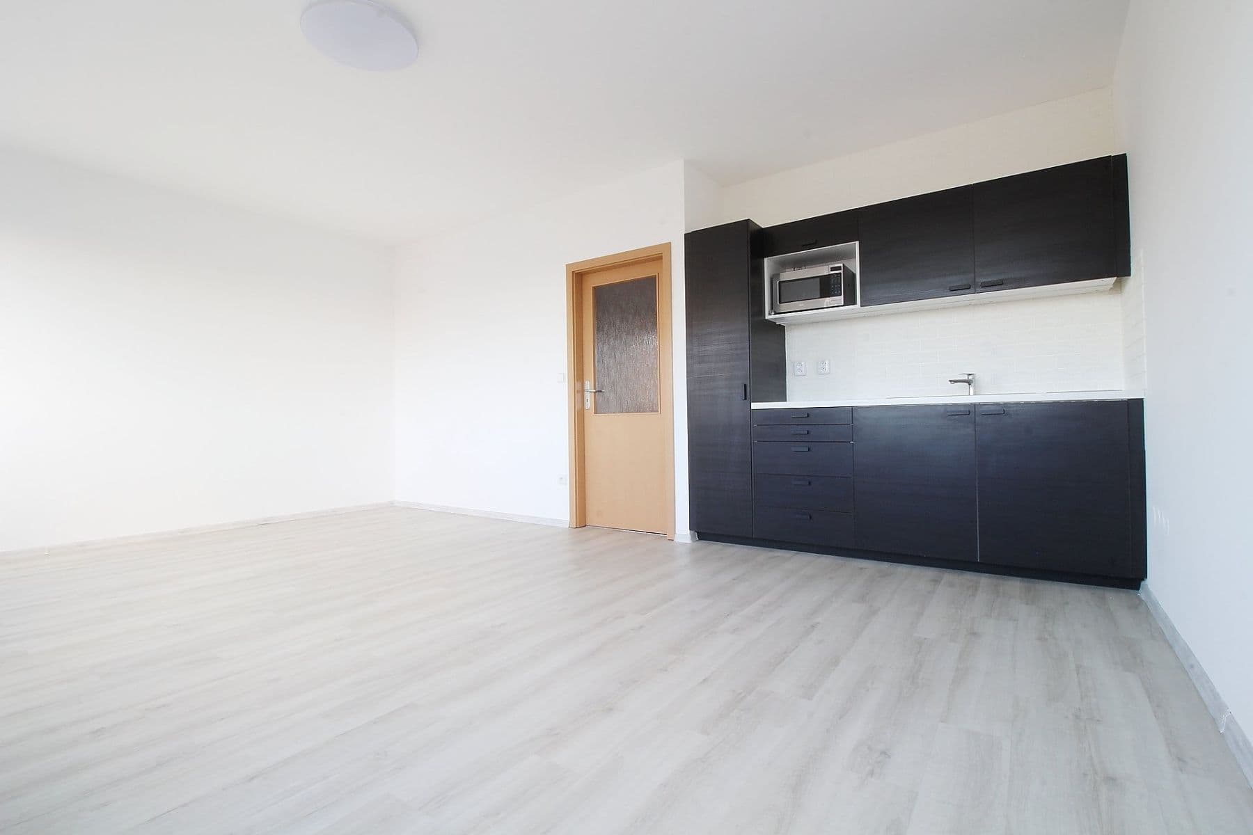 Prenájom bytu 1-izbový 35 m², Teplická, Praha, Praha Prenájom bytu 1-izbový 35 m², Teplická, Praha, Praha