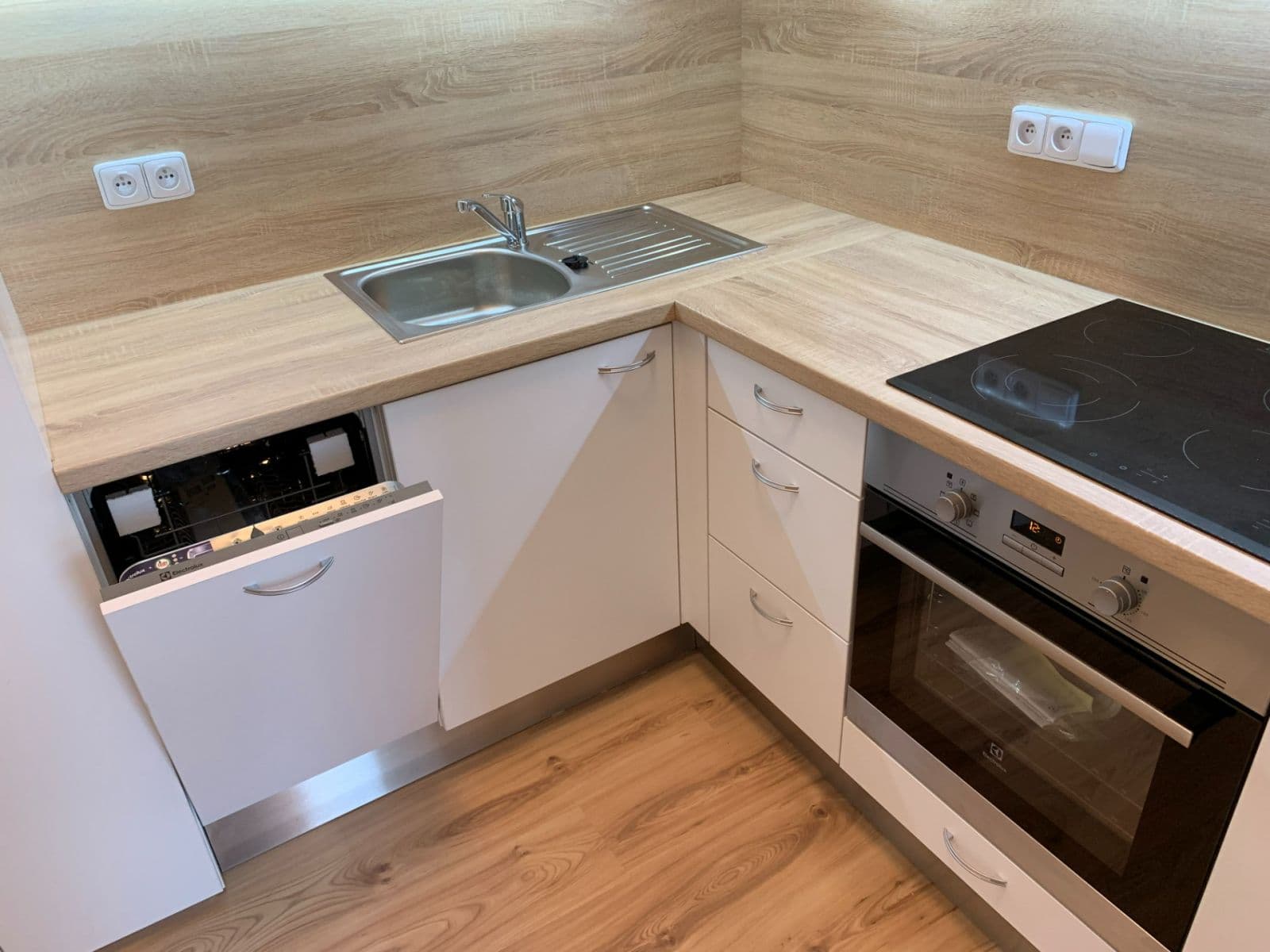 Predaj bytu 3-izbový 141 m², Cementářská, Praha, Praha Predaj bytu 3-izbový 141 m², Cementářská, Praha, Praha