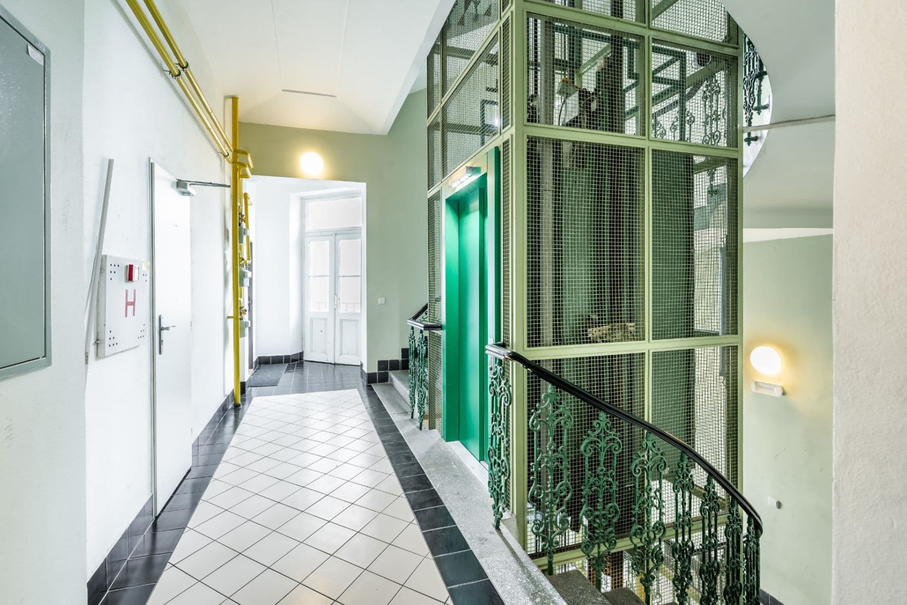 Predaj bytu 4-izbový 109 m², náměstí Bratří Synků, Praha, Praha Predaj bytu 4-izbový 109 m², náměstí Bratří Synků, Praha, Praha