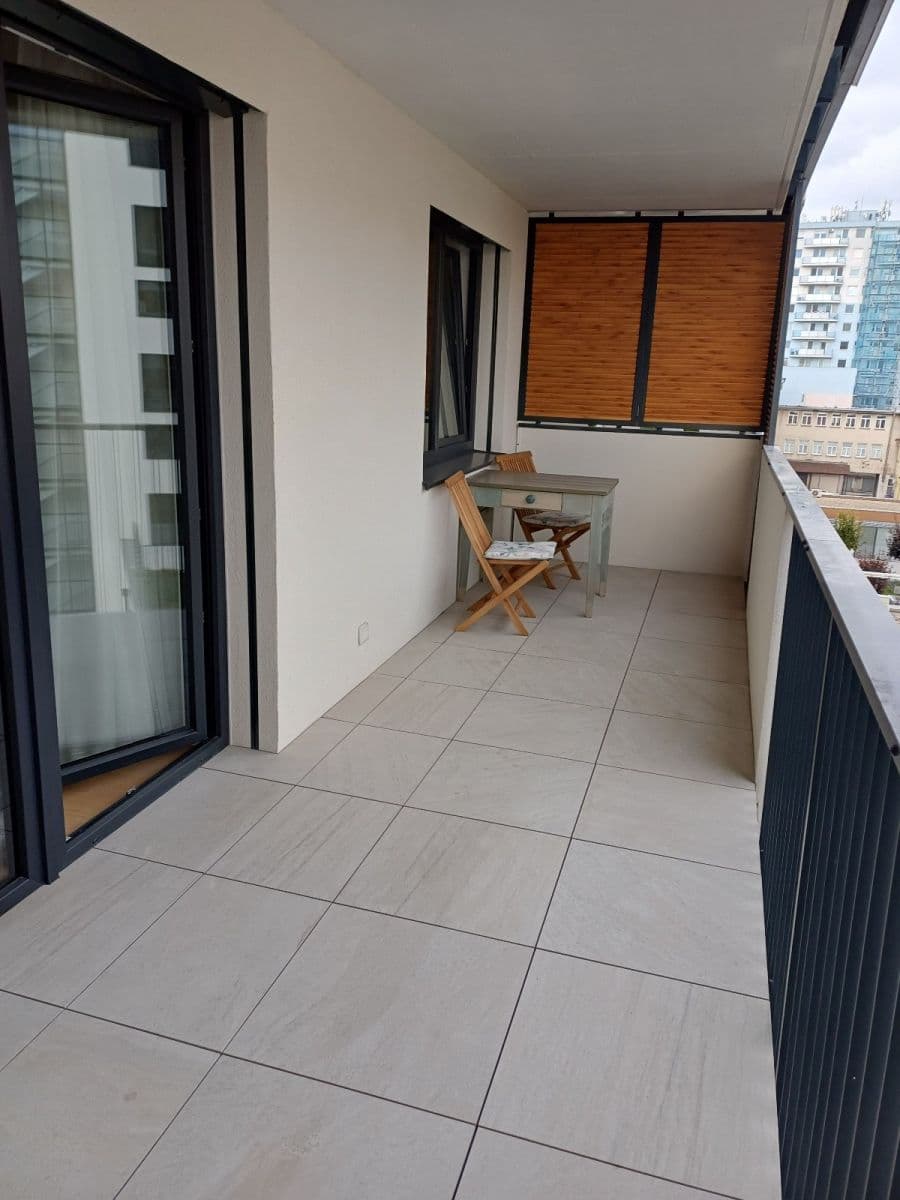 Prenájom bytu 2-izbový 53 m², Ružinov, Bratislavský kraj Prenájom bytu 2-izbový 53 m², Ružinov, Bratislavský kraj