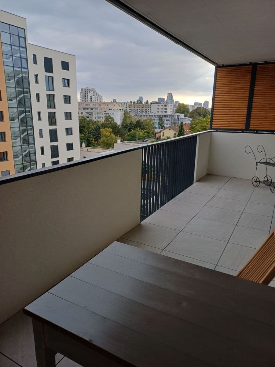 Prenájom bytu 2-izbový 53 m², Ružinov, Bratislavský kraj Prenájom bytu 2-izbový 53 m², Ružinov, Bratislavský kraj