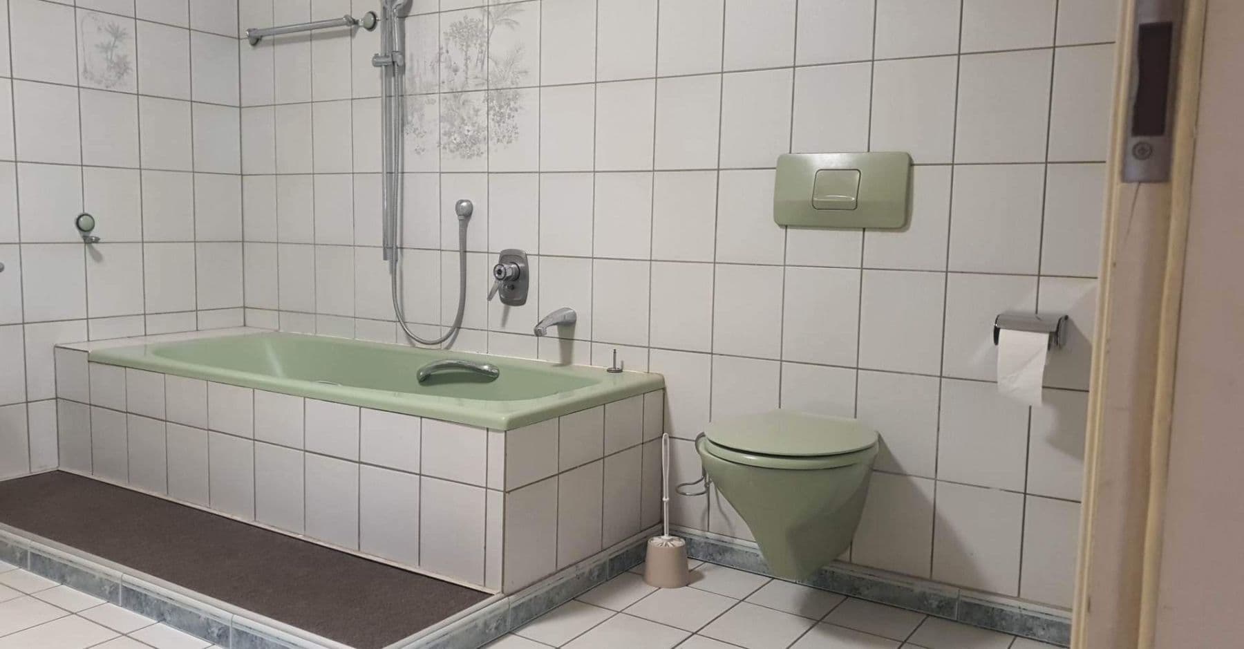 Predaj domu 240 m², pozemok 3.325 m², Riedstr.5, Munderkingen, Bádensko-Wurttembersko Predaj domu 240 m², pozemok 3.325 m², Riedstr.5, Munderkingen, Bádensko-Wurttembersko