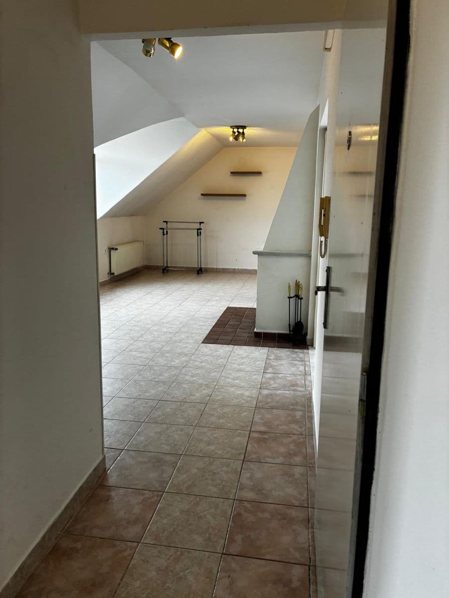 Predaj bytu 4-izbový 106 m², Táboritská, Třeboň, Jihočeský kraj Predaj bytu 4-izbový 106 m², Táboritská, Třeboň, Jihočeský kraj