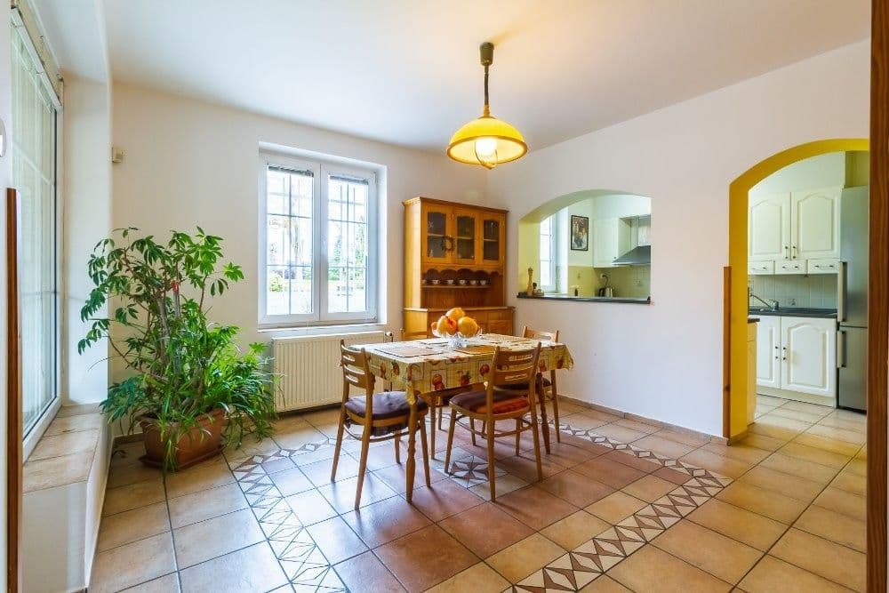 Predaj domu 284 m², pozemek 1.100 m², Dolany, Středočeský kraj Predaj domu 284 m², pozemek 1.100 m², Dolany, Středočeský kraj