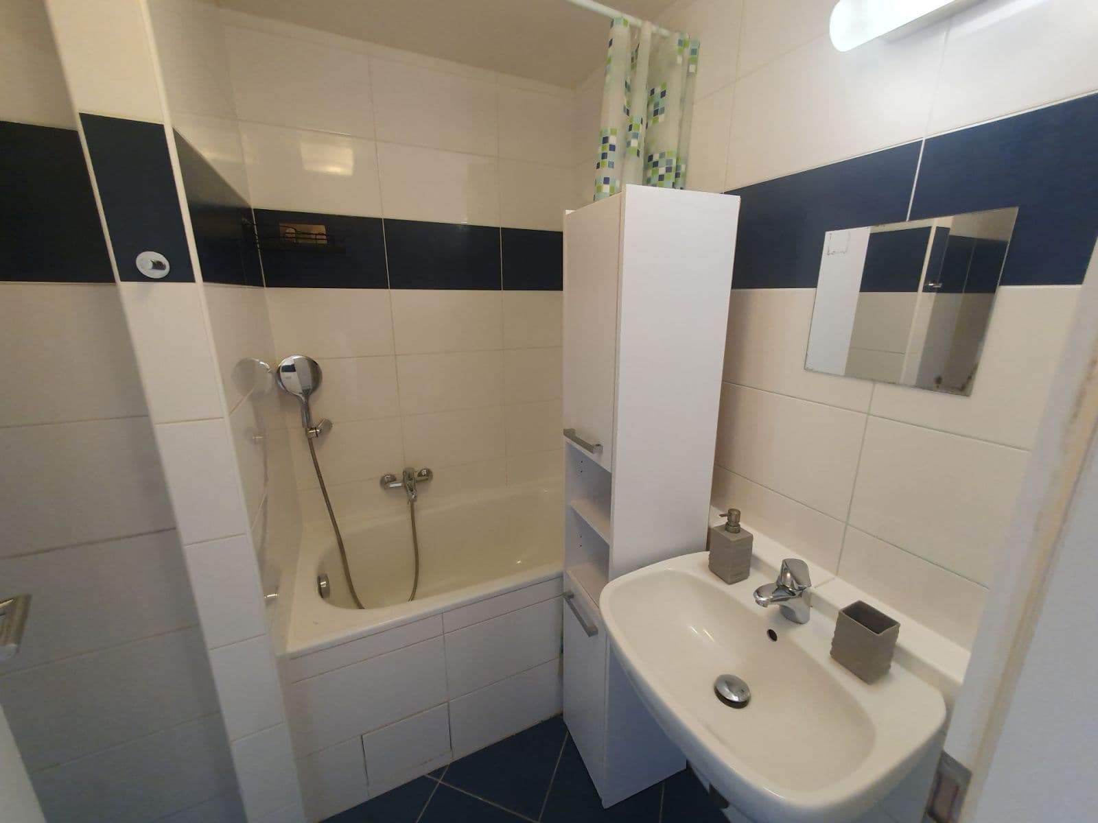 Prenájom bytu 1-izbový 34 m², Morseova, Praha, Praha Prenájom bytu 1-izbový 34 m², Morseova, Praha, Praha