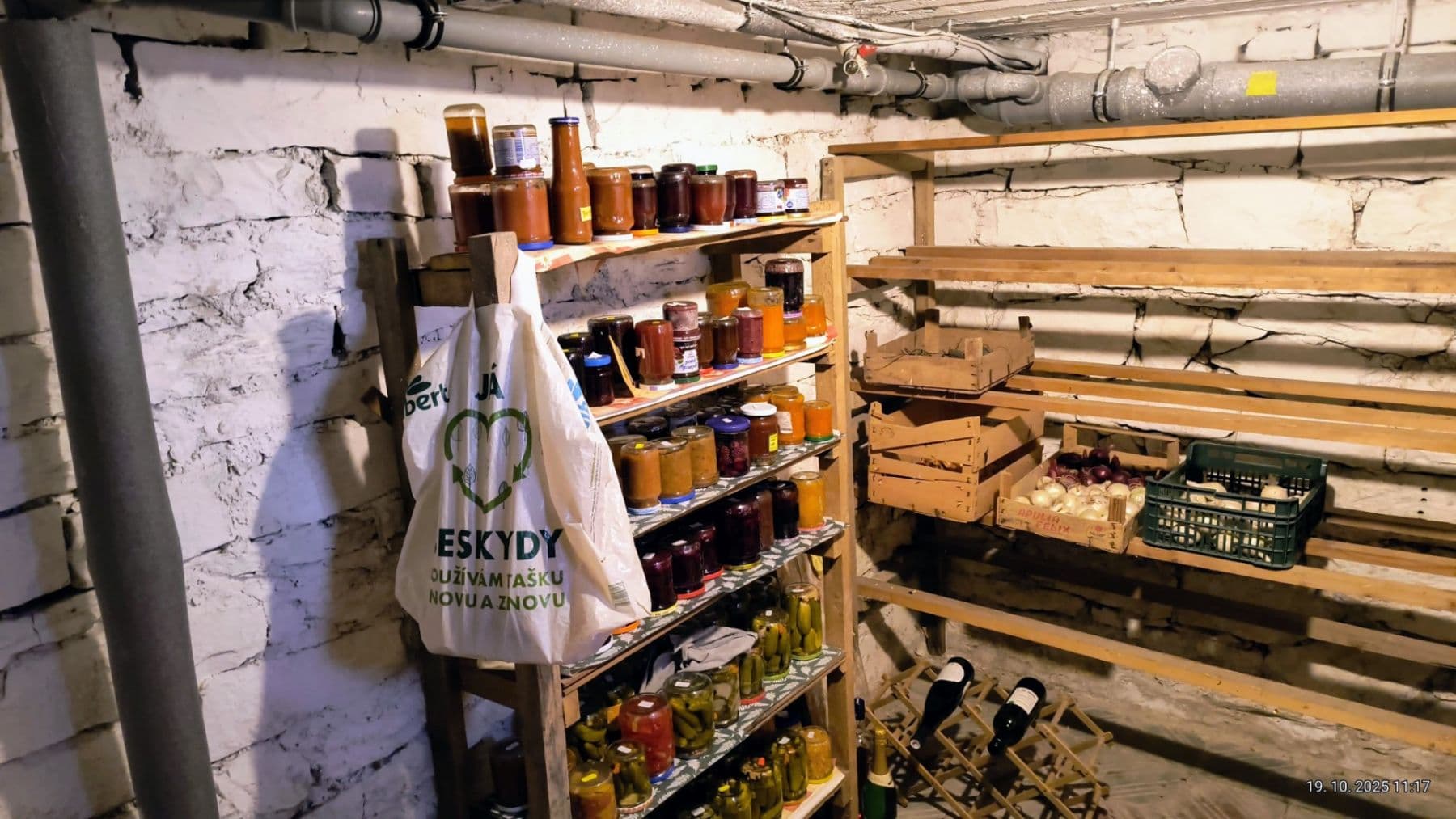 Predaj rekreačného objektu 100 m², pozemek 800 m², Luže, Pardubický kraj Predaj rekreačného objektu 100 m², pozemek 800 m², Luže, Pardubický kraj