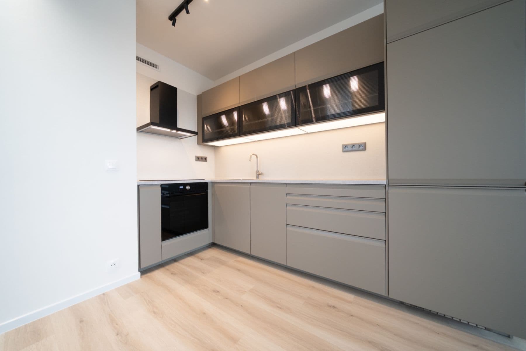 Prenájom bytu 2-izbový 52 m², Laponská, Praha, Praha Prenájom bytu 2-izbový 52 m², Laponská, Praha, Praha