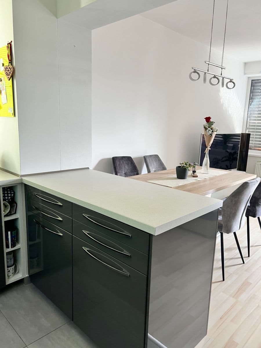 Predaj bytu 3-izbový 98 m², U Leskavy, Brno, Jihomoravský kraj Predaj bytu 3-izbový 98 m², U Leskavy, Brno, Jihomoravský kraj