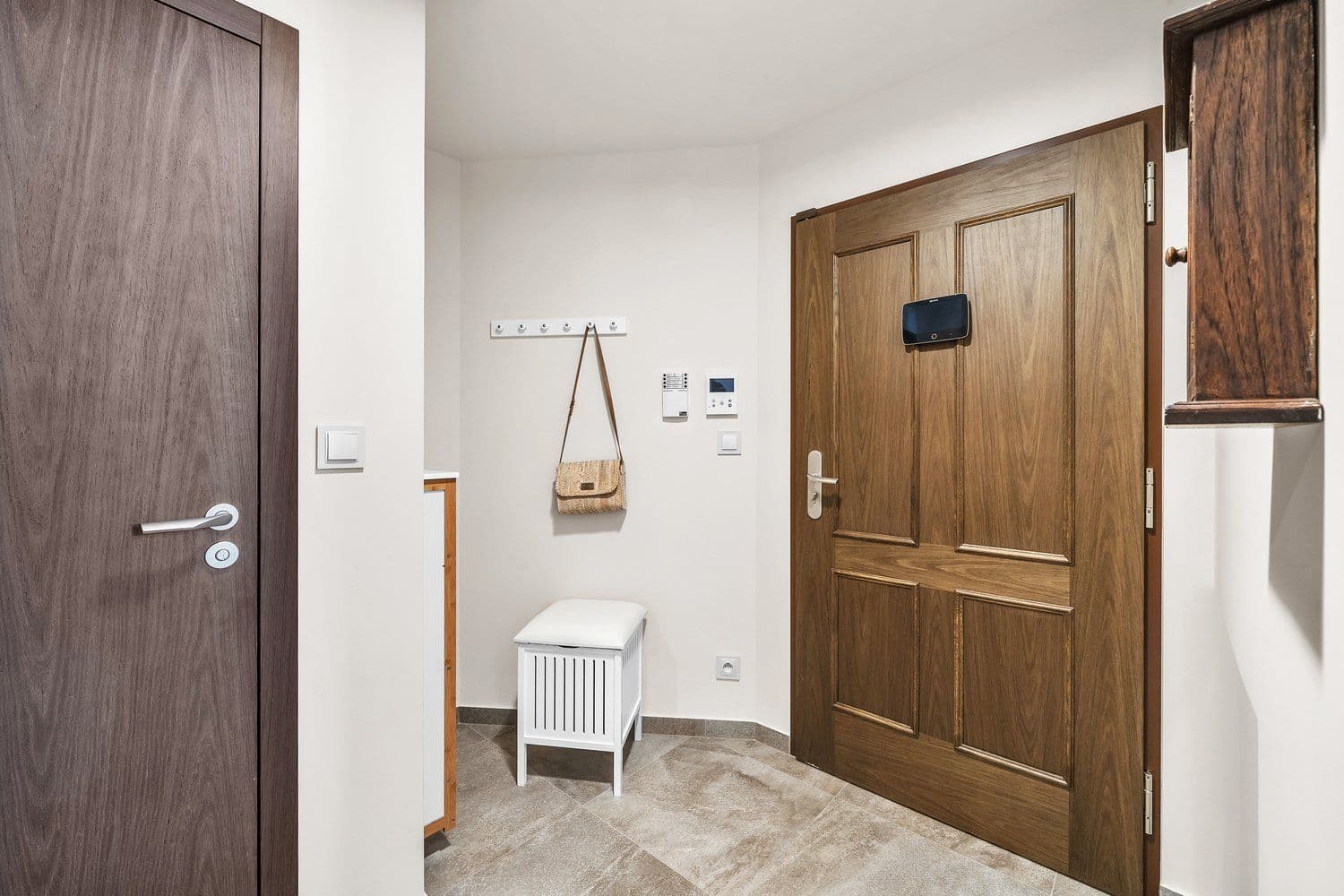 Prenájom bytu 30 m², Grafická, Praha, Praha Prenájom bytu 30 m², Grafická, Praha, Praha