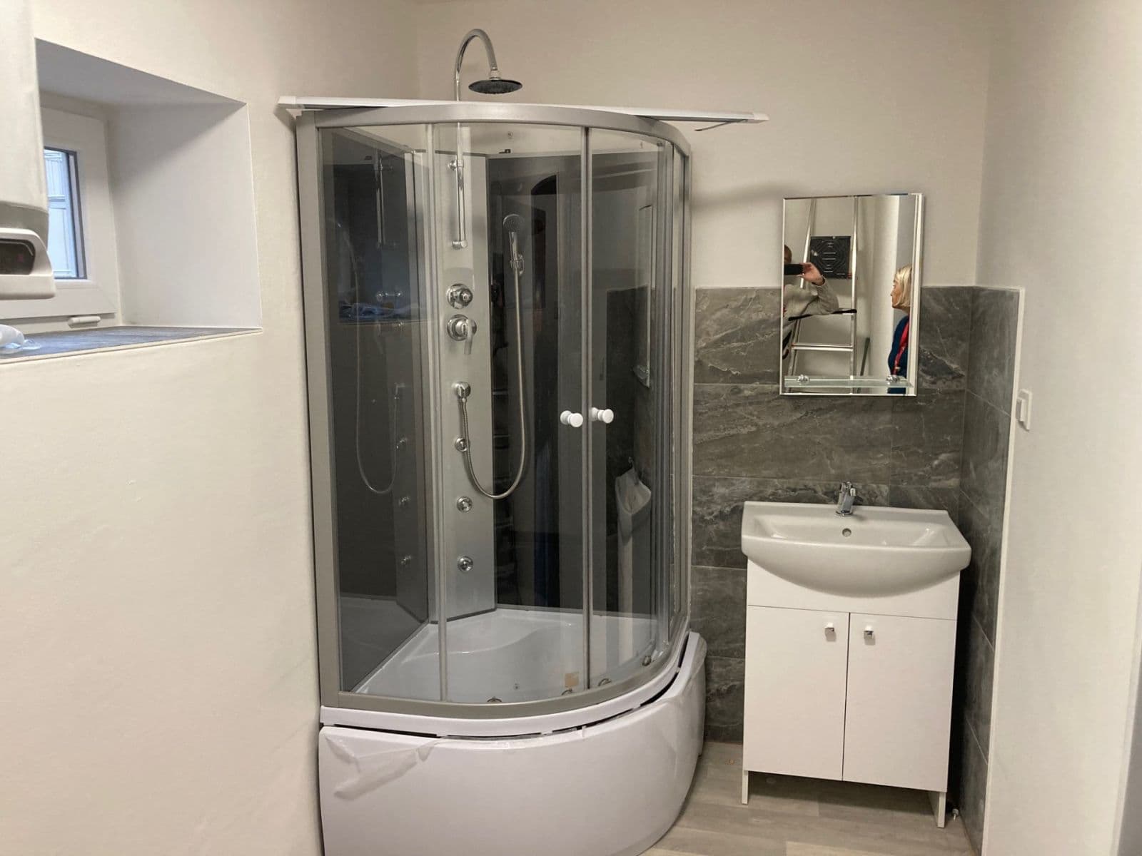 Prenájom bytu 3-izbový 98 m², Bratislavská, Brno, Jihomoravský kraj Prenájom bytu 3-izbový 98 m², Bratislavská, Brno, Jihomoravský kraj