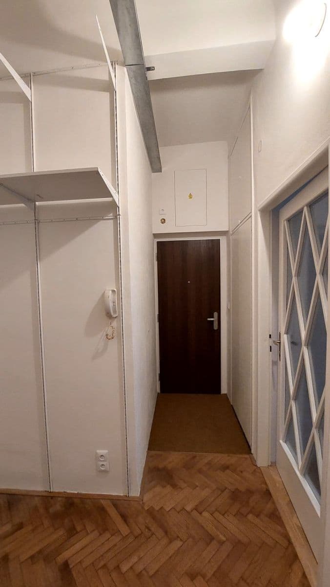 Prenájom bytu 2-izbový 43 m², Plzeňská, Praha, Praha Prenájom bytu 2-izbový 43 m², Plzeňská, Praha, Praha