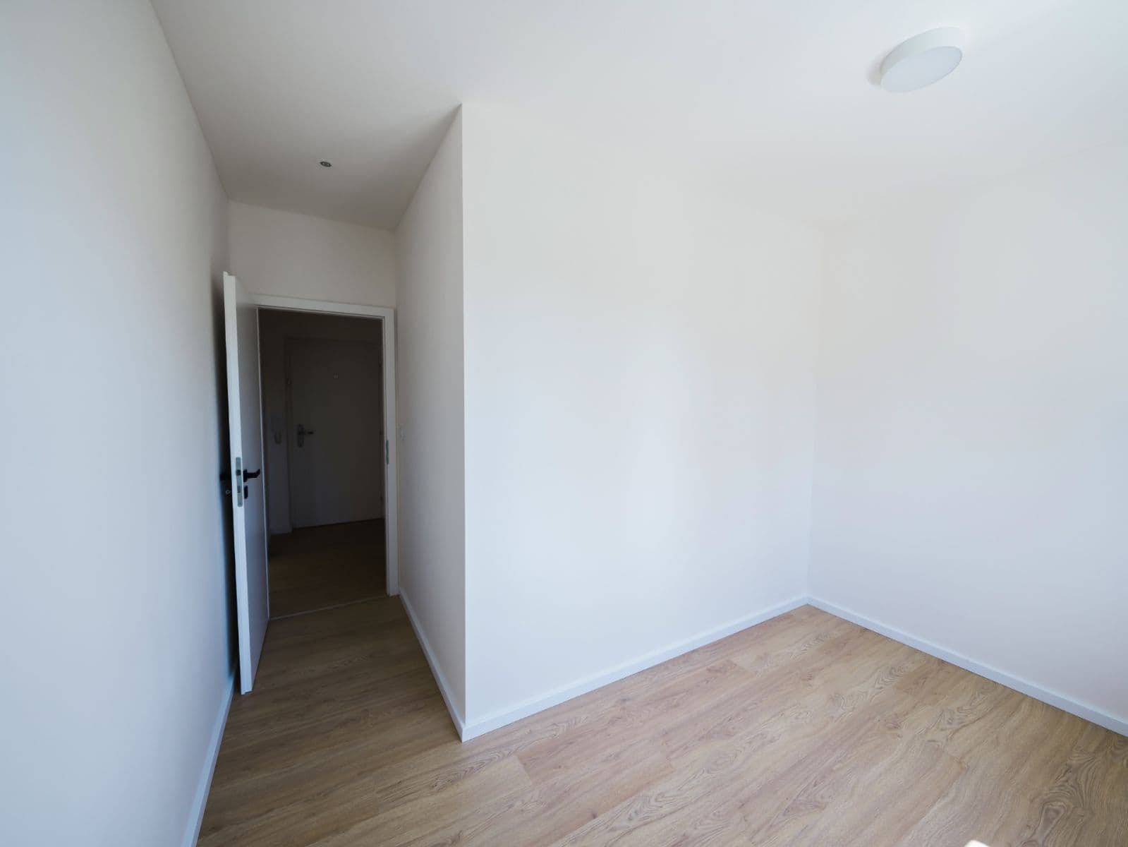 Prenájom bytu 3-izbový 53 m², Káranská, Praha, Praha Prenájom bytu 3-izbový 53 m², Káranská, Praha, Praha