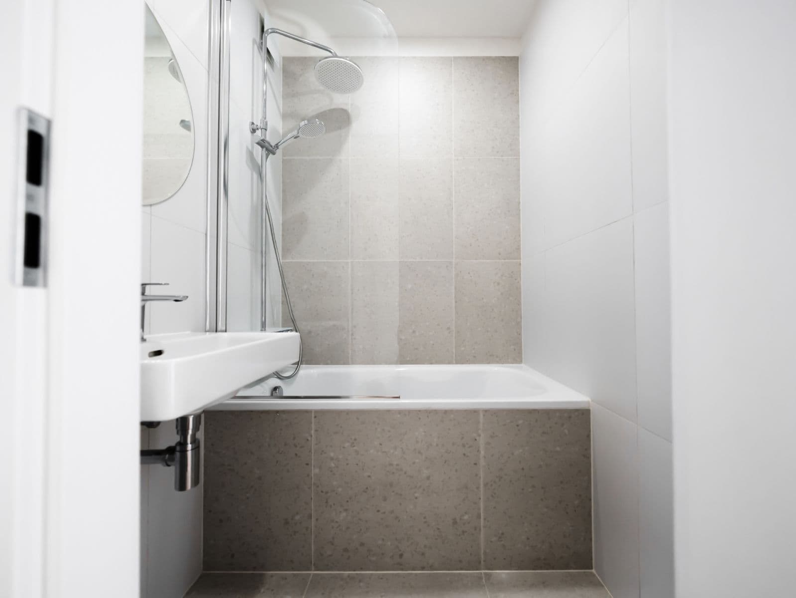 Prenájom bytu 3-izbový 53 m², Káranská, Praha, Praha Prenájom bytu 3-izbový 53 m², Káranská, Praha, Praha