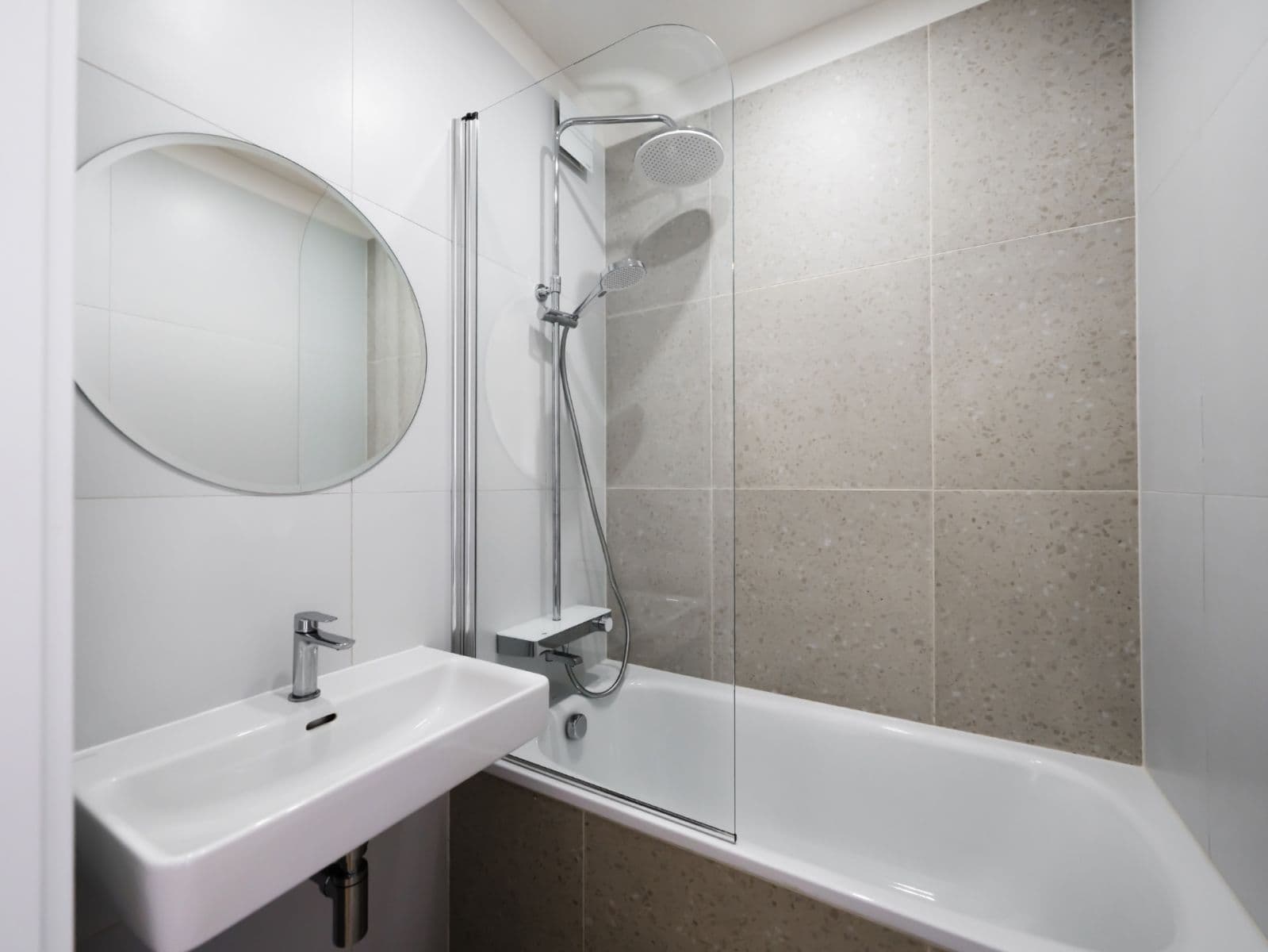 Prenájom bytu 3-izbový 53 m², Káranská, Praha, Praha Prenájom bytu 3-izbový 53 m², Káranská, Praha, Praha