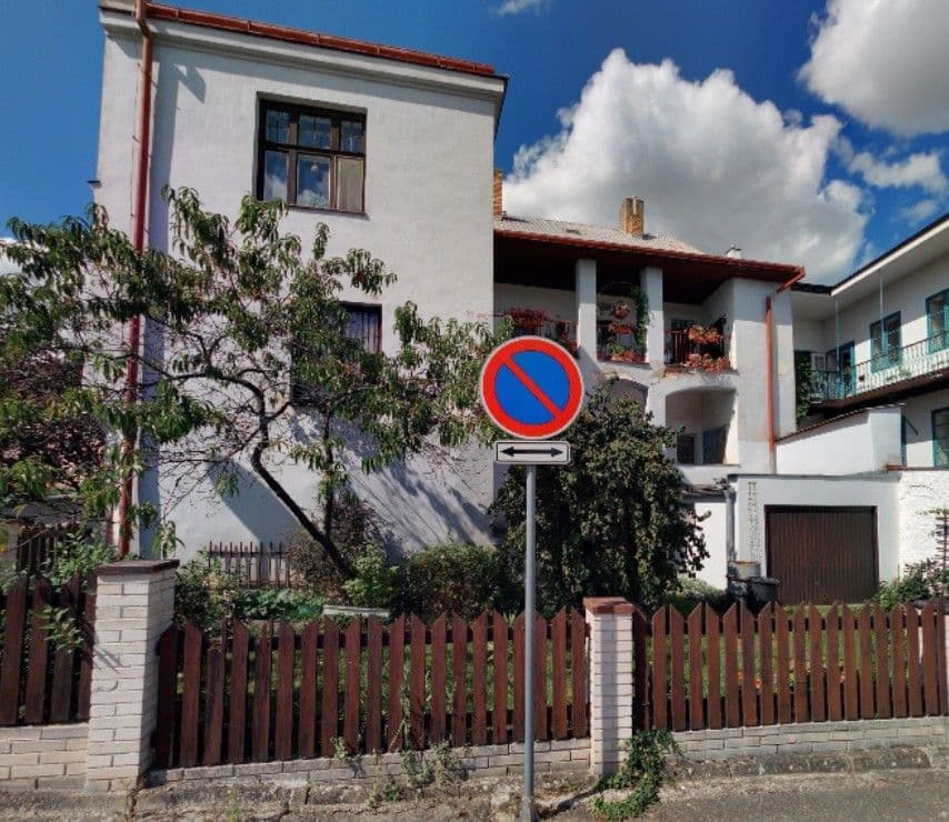 Predaj domu 360 m², pozemek 418 m², náměstí T. G. Masaryka, Veselí nad Lužnicí, Jihočeský kraj Predaj domu 360 m², pozemek 418 m², náměstí T. G. Masaryka, Veselí nad Lužnicí, Jihočeský kraj