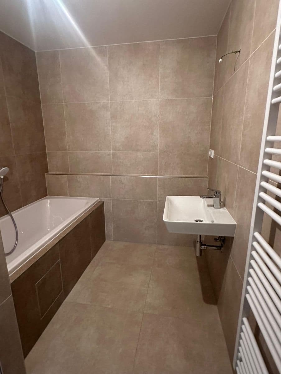 Predaj bytu 3-izbový 78 m², Na Roudné, Plzeň, Plzeňský kraj Predaj bytu 3-izbový 78 m², Na Roudné, Plzeň, Plzeňský kraj