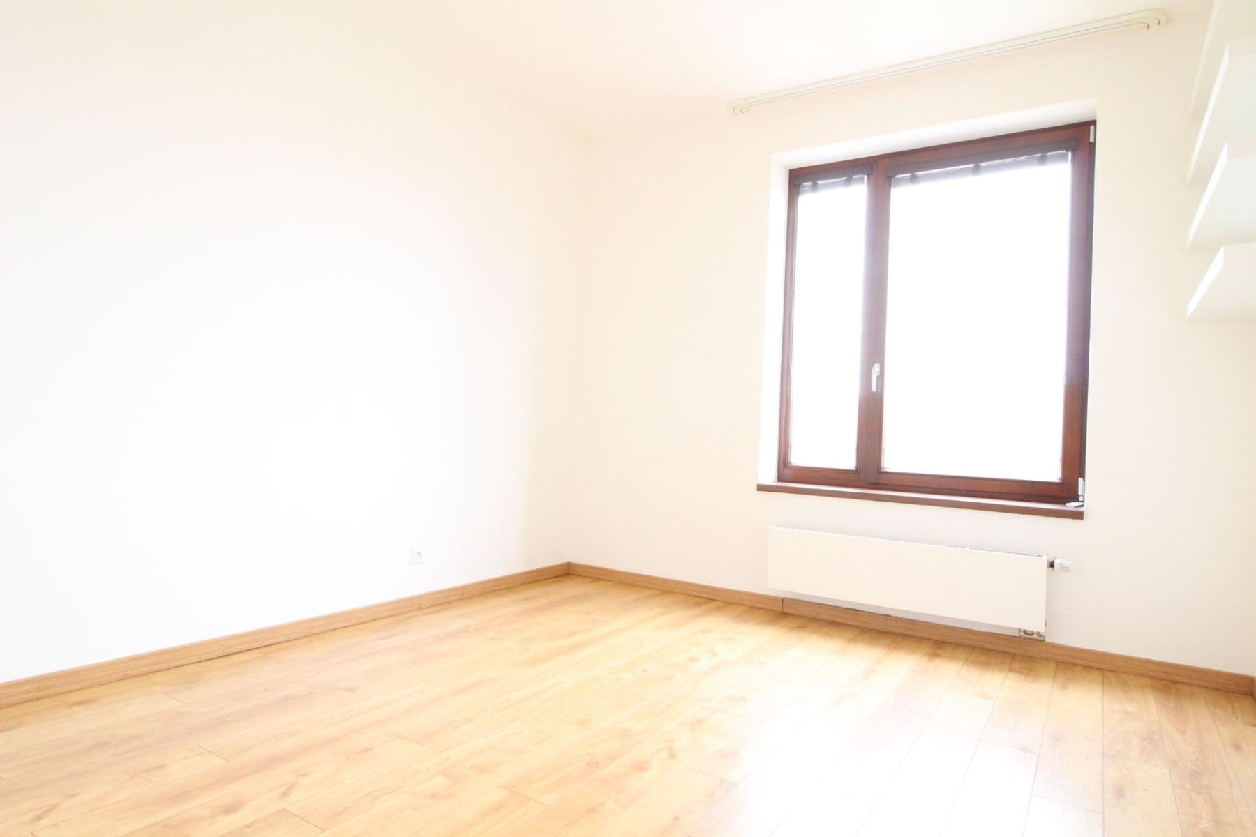 Prenájom bytu 3-izbový 70 m², Dragounská, Praha, Praha Prenájom bytu 3-izbový 70 m², Dragounská, Praha, Praha