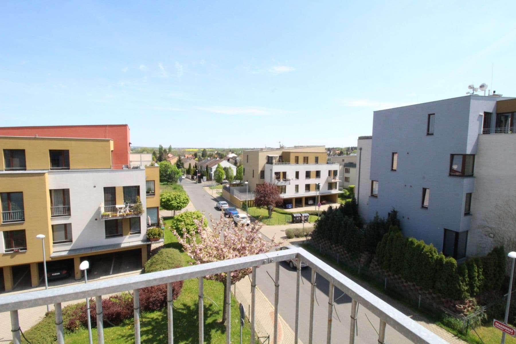 Prenájom bytu 3-izbový 70 m², Dragounská, Praha, Praha Prenájom bytu 3-izbový 70 m², Dragounská, Praha, Praha