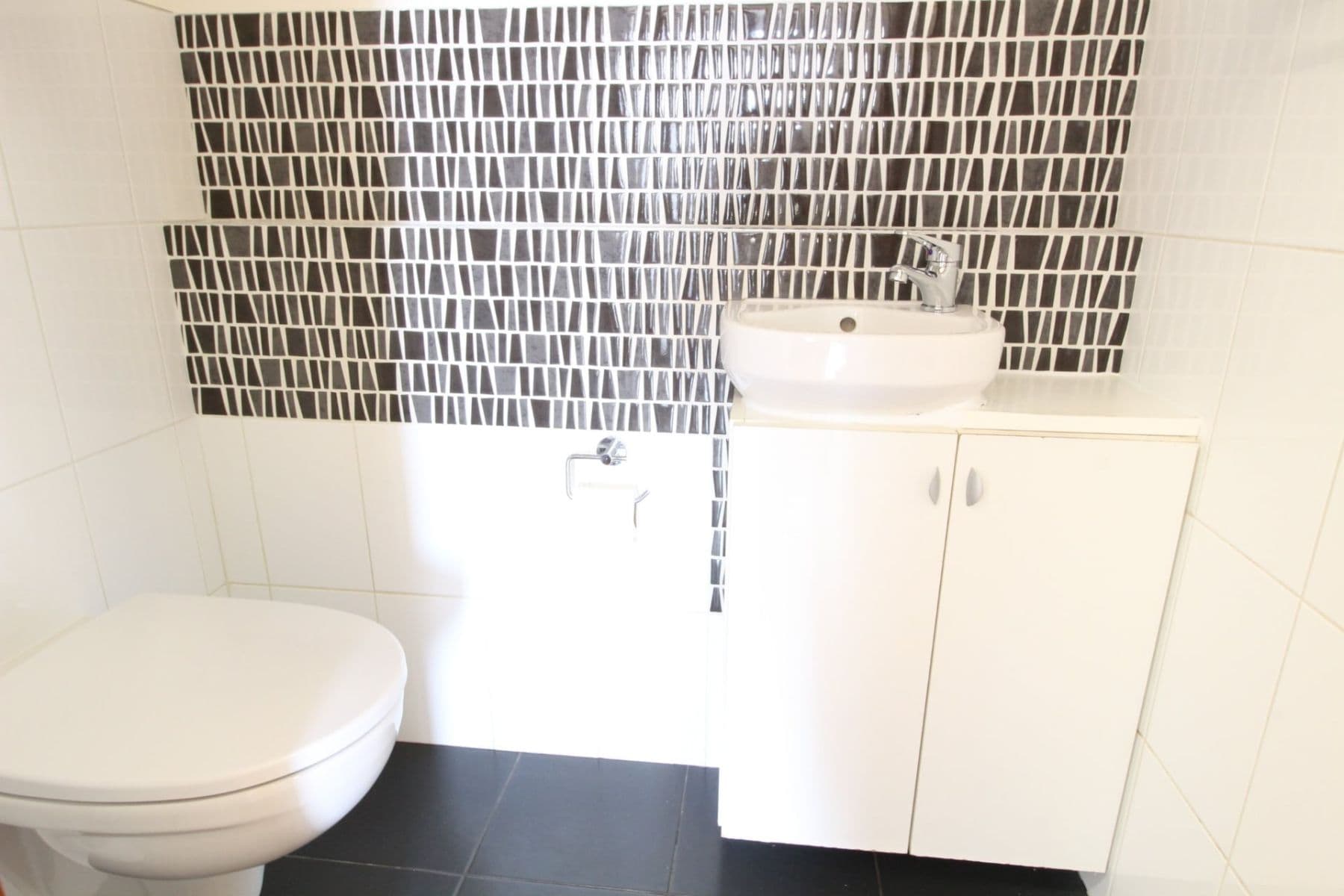 Prenájom bytu 3-izbový 70 m², Dragounská, Praha, Praha Prenájom bytu 3-izbový 70 m², Dragounská, Praha, Praha