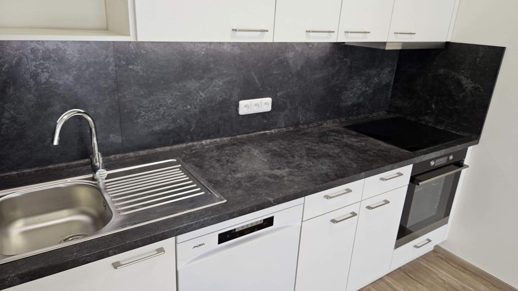 Prenájom bytu 2-izbový 53 m², Sinkulova, Praha, Praha Prenájom bytu 2-izbový 53 m², Sinkulova, Praha, Praha