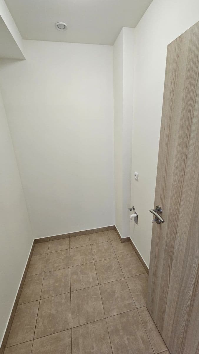 Prenájom bytu 2-izbový 53 m², Sinkulova, Praha, Praha Prenájom bytu 2-izbový 53 m², Sinkulova, Praha, Praha