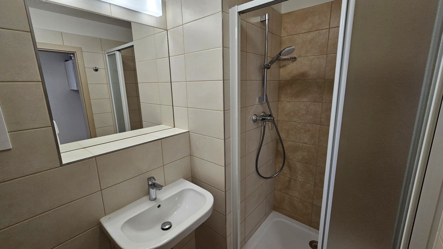 Prenájom bytu 2-izbový 53 m², Sinkulova, Praha, Praha Prenájom bytu 2-izbový 53 m², Sinkulova, Praha, Praha