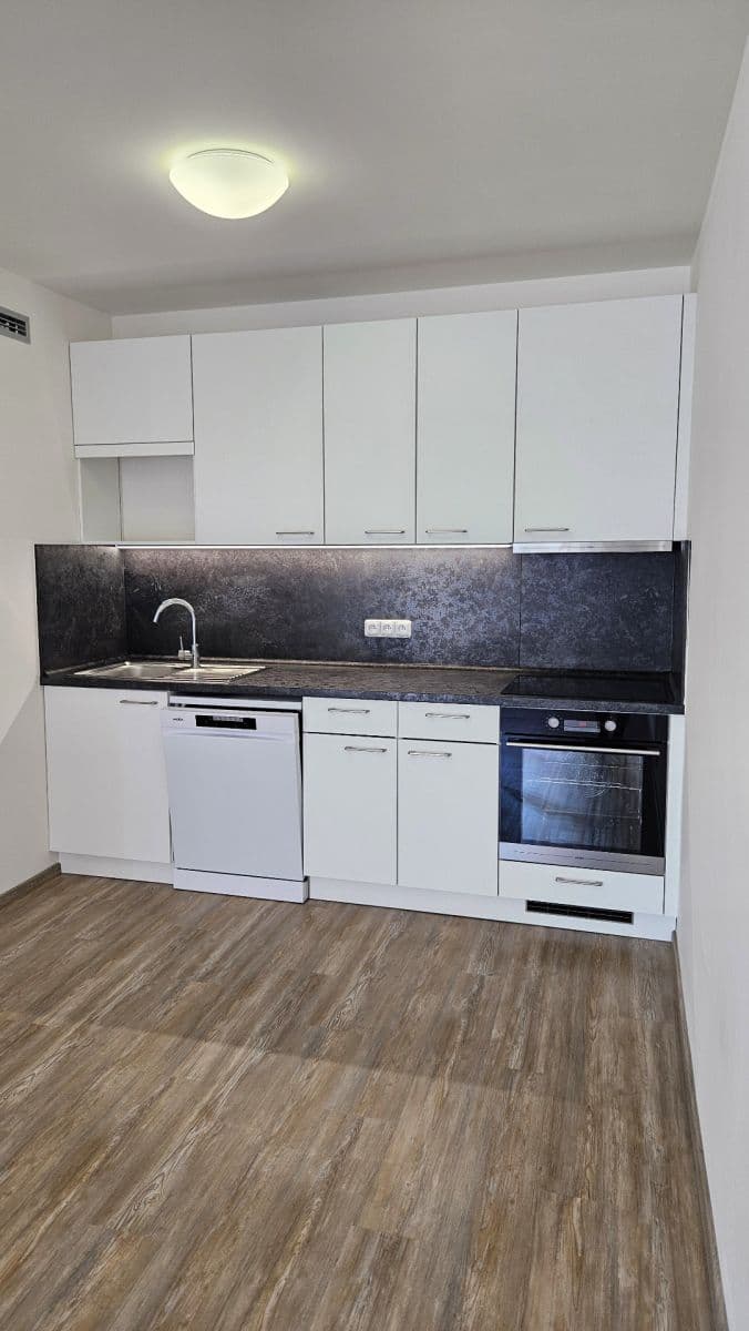 Prenájom bytu 2-izbový 53 m², Sinkulova, Praha, Praha Prenájom bytu 2-izbový 53 m², Sinkulova, Praha, Praha