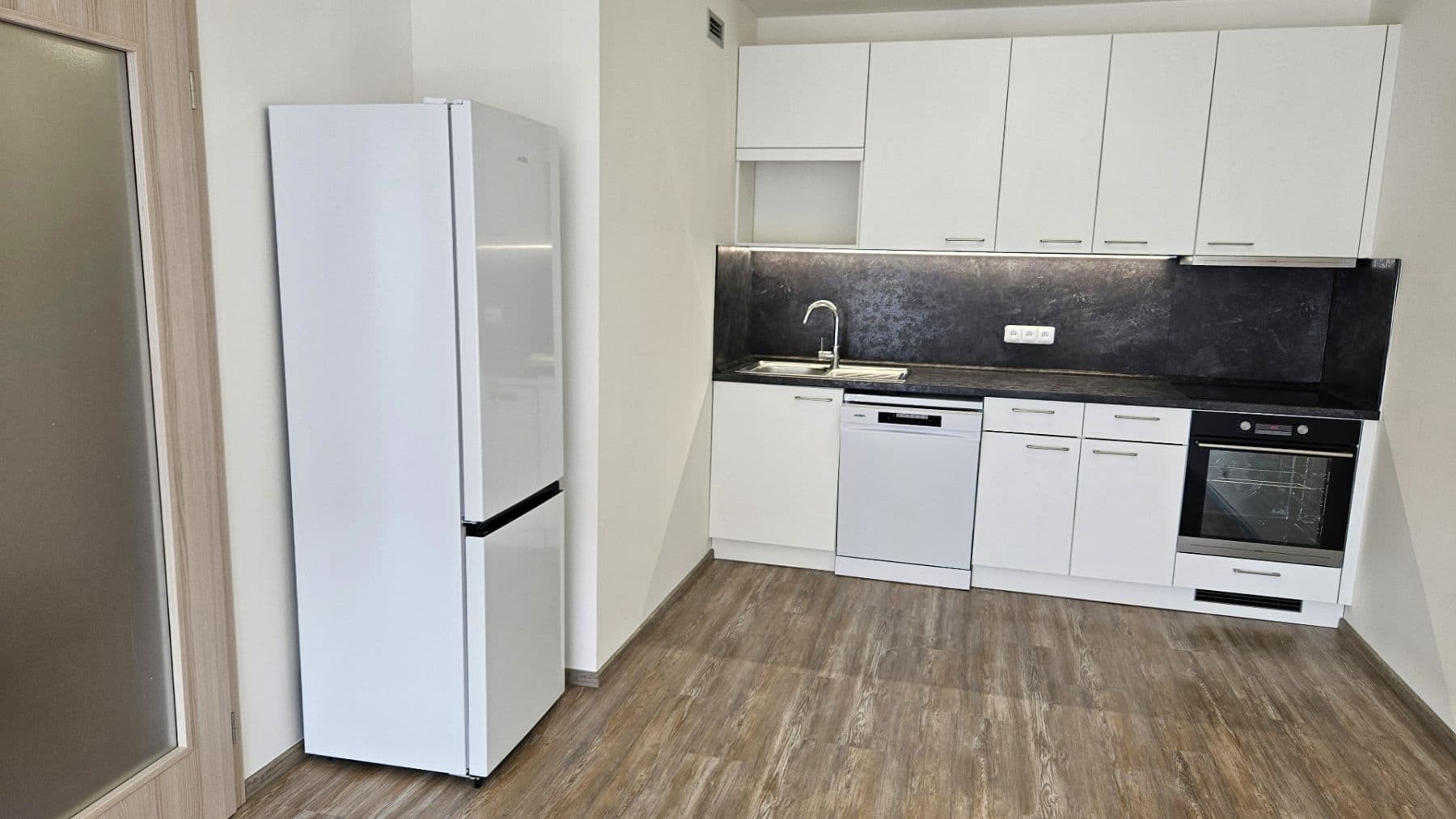 Prenájom bytu 2-izbový 53 m², Sinkulova, Praha, Praha Prenájom bytu 2-izbový 53 m², Sinkulova, Praha, Praha