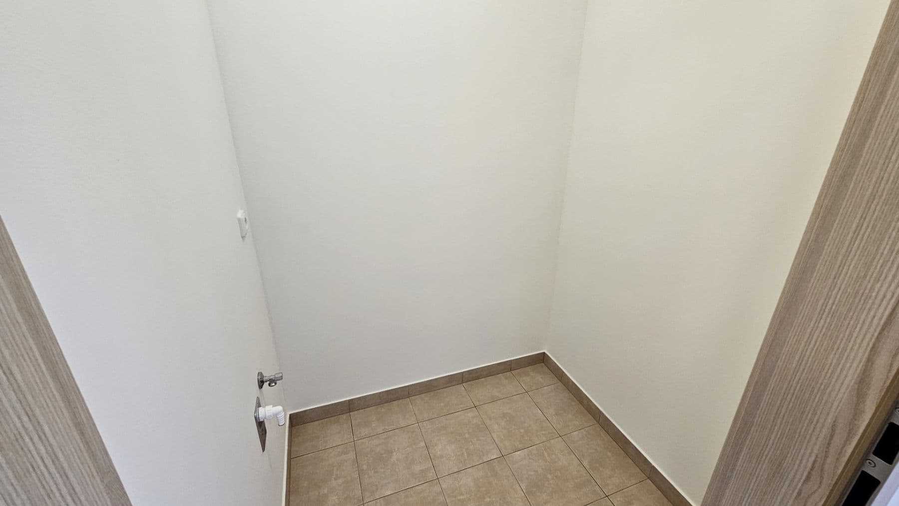 Prenájom bytu 2-izbový 51 m², Sinkulova, Praha, Praha Prenájom bytu 2-izbový 51 m², Sinkulova, Praha, Praha
