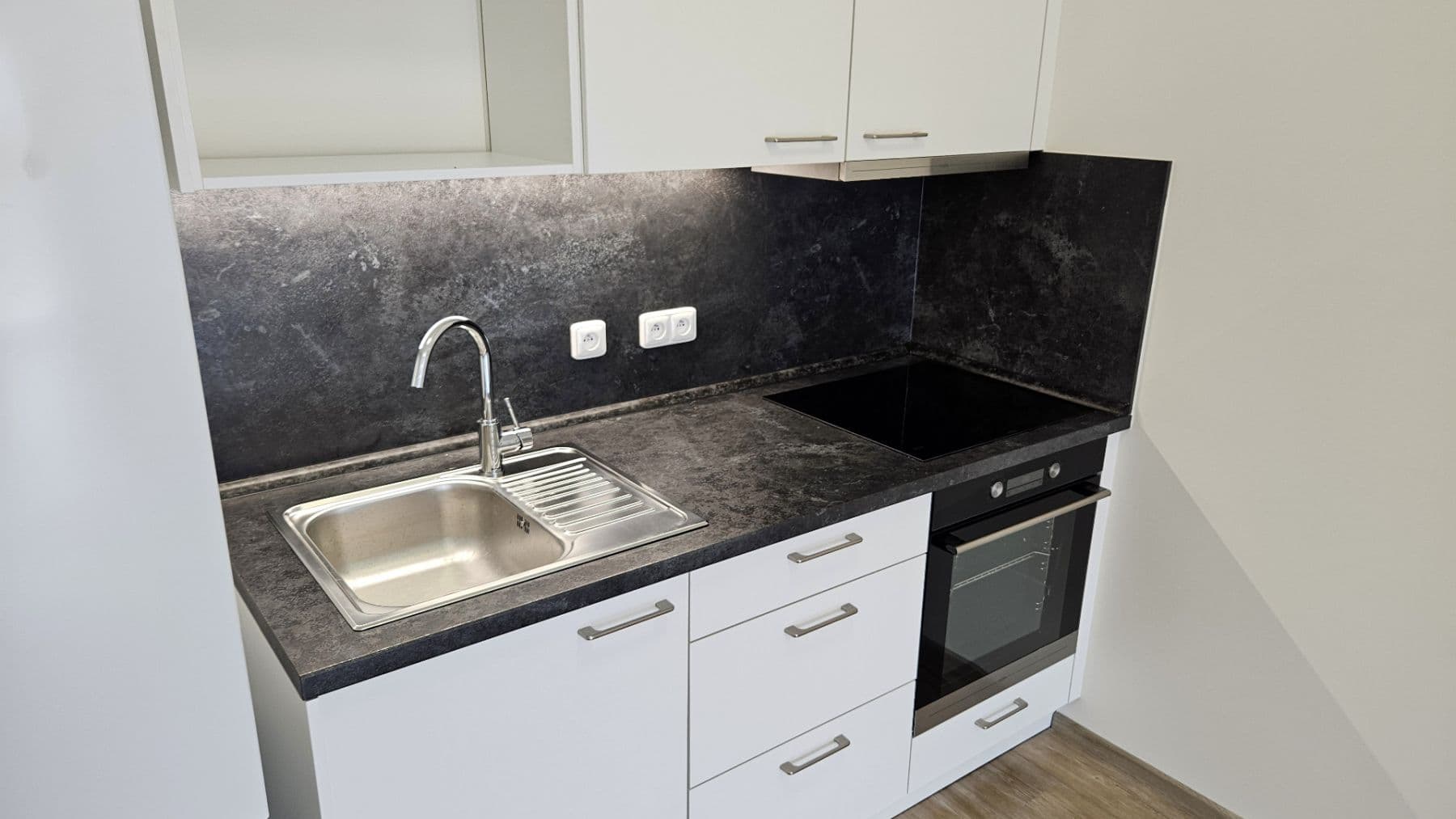Prenájom bytu 2-izbový 51 m², Sinkulova, Praha, Praha Prenájom bytu 2-izbový 51 m², Sinkulova, Praha, Praha