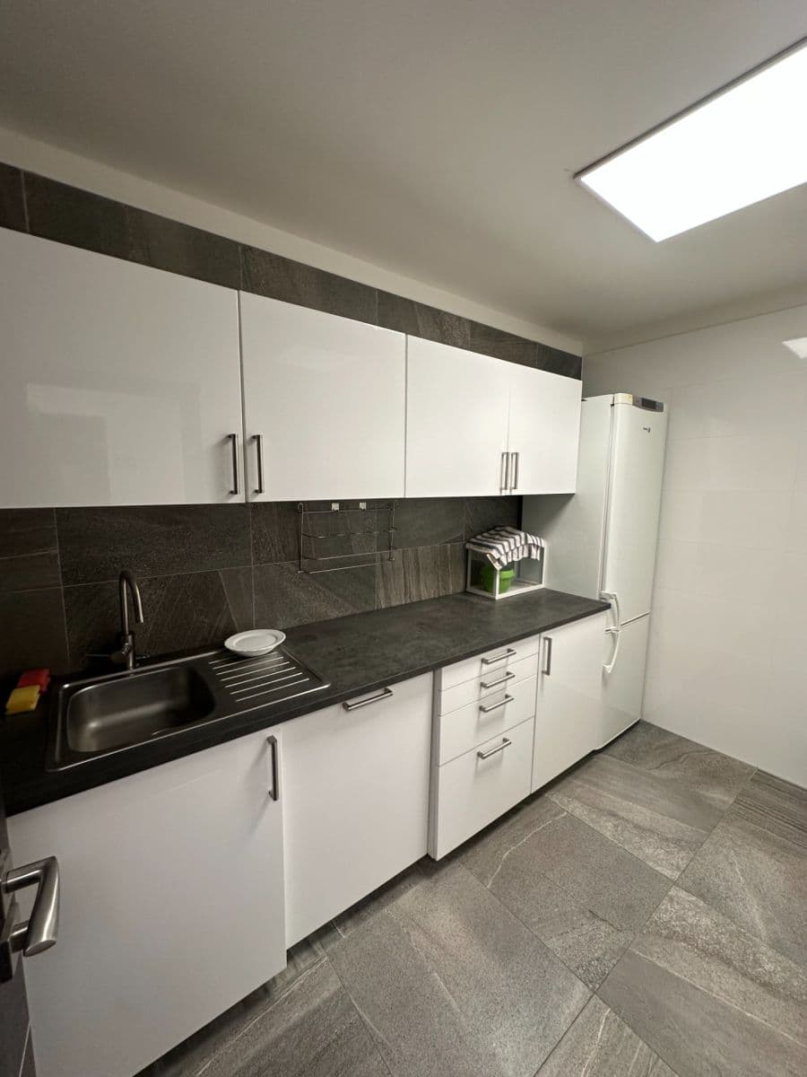 Prenájom kancelárie 19 m², Kurzova, Praha, Praha Prenájom kancelárie 19 m², Kurzova, Praha, Praha