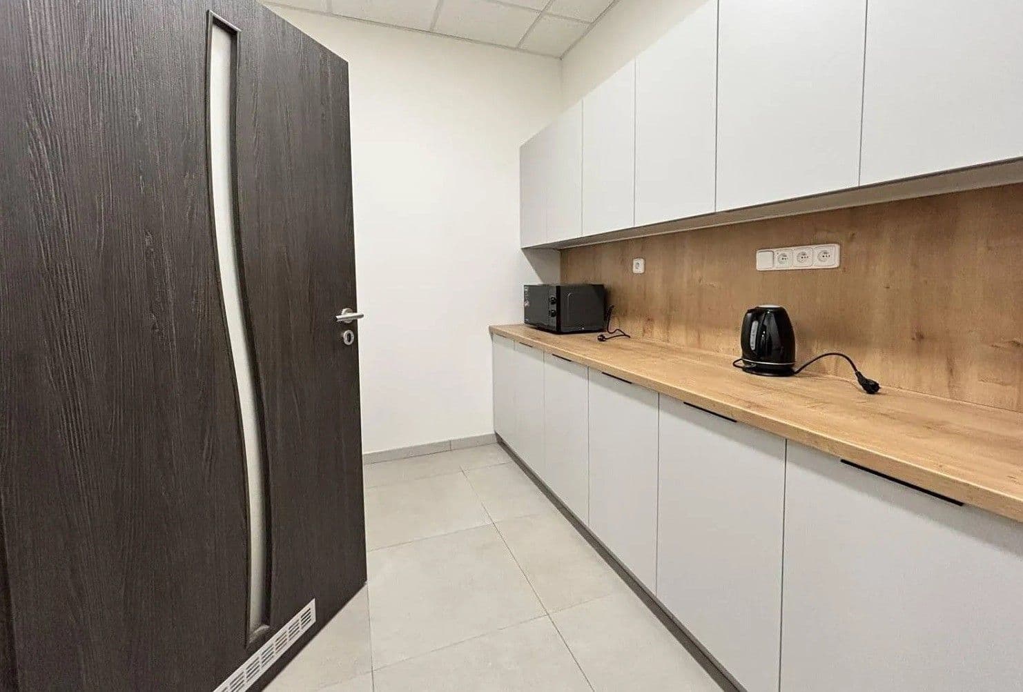 Prenájom kancelárie 19 m², Kurzova, Praha, Praha Prenájom kancelárie 19 m², Kurzova, Praha, Praha