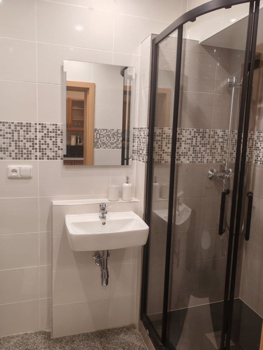 Prenájom bytu 2-izbový 50 m², Luční vrch, Karlovy Vary, Karlovarský kraj Prenájom bytu 2-izbový 50 m², Luční vrch, Karlovy Vary, Karlovarský kraj