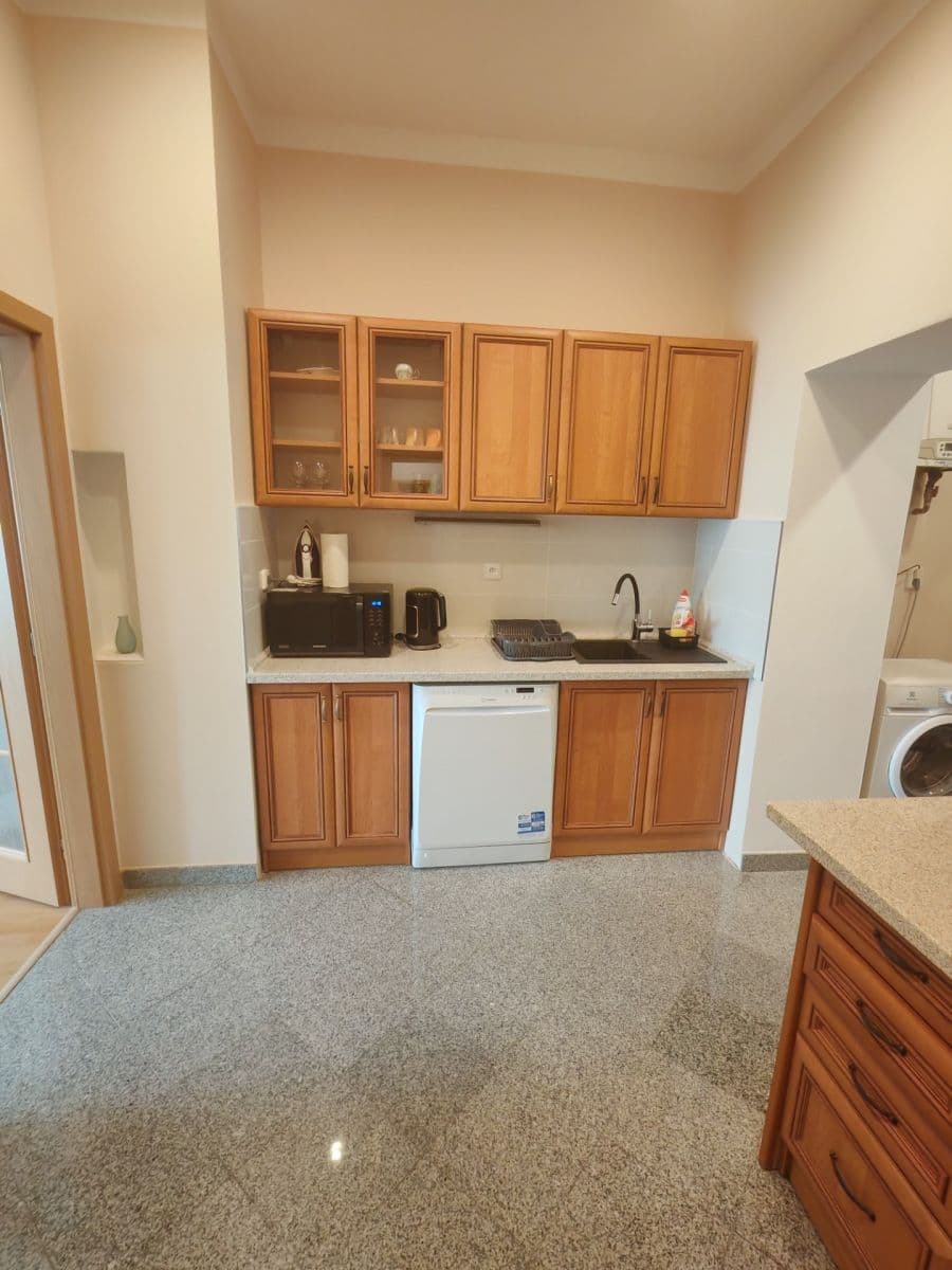 Prenájom bytu 2-izbový 50 m², Luční vrch, Karlovy Vary, Karlovarský kraj Prenájom bytu 2-izbový 50 m², Luční vrch, Karlovy Vary, Karlovarský kraj