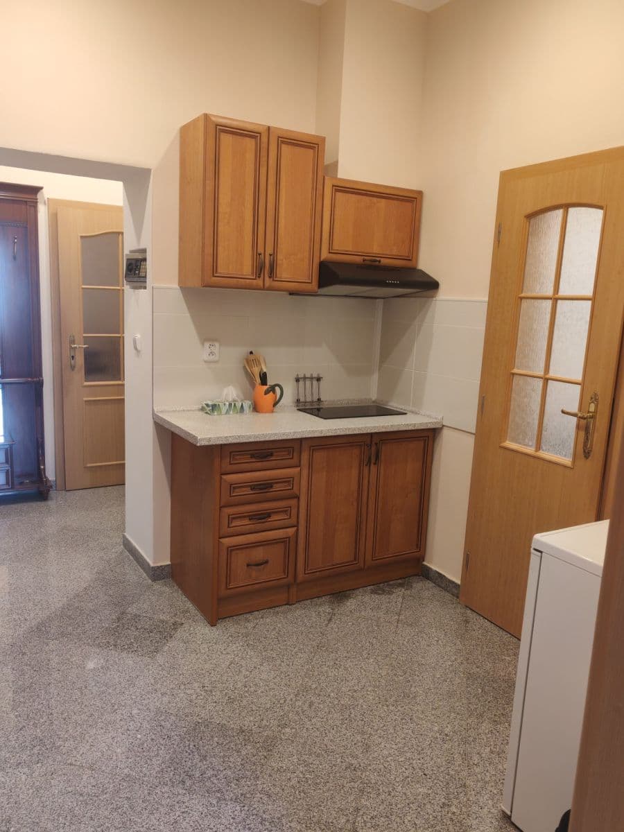 Prenájom bytu 2-izbový 50 m², Luční vrch, Karlovy Vary, Karlovarský kraj Prenájom bytu 2-izbový 50 m², Luční vrch, Karlovy Vary, Karlovarský kraj