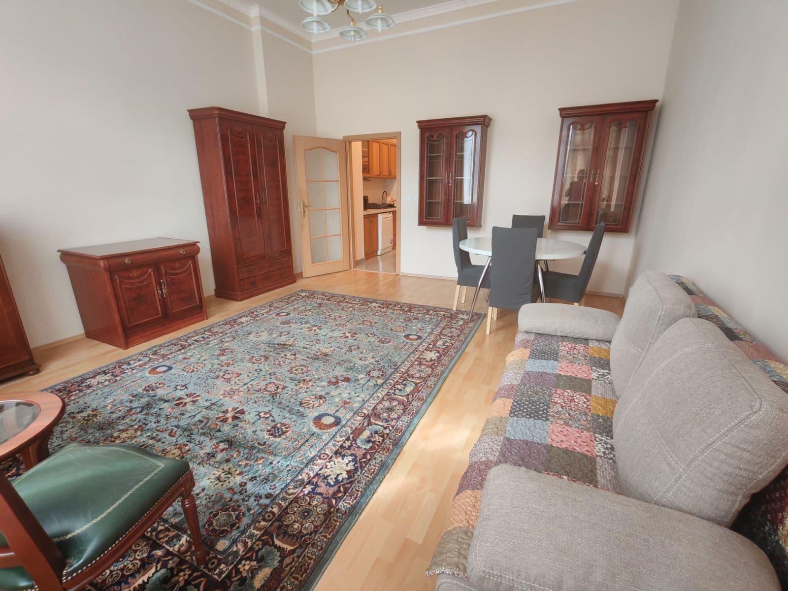 Prenájom bytu 2-izbový 50 m², Luční vrch, Karlovy Vary, Karlovarský kraj Prenájom bytu 2-izbový 50 m², Luční vrch, Karlovy Vary, Karlovarský kraj