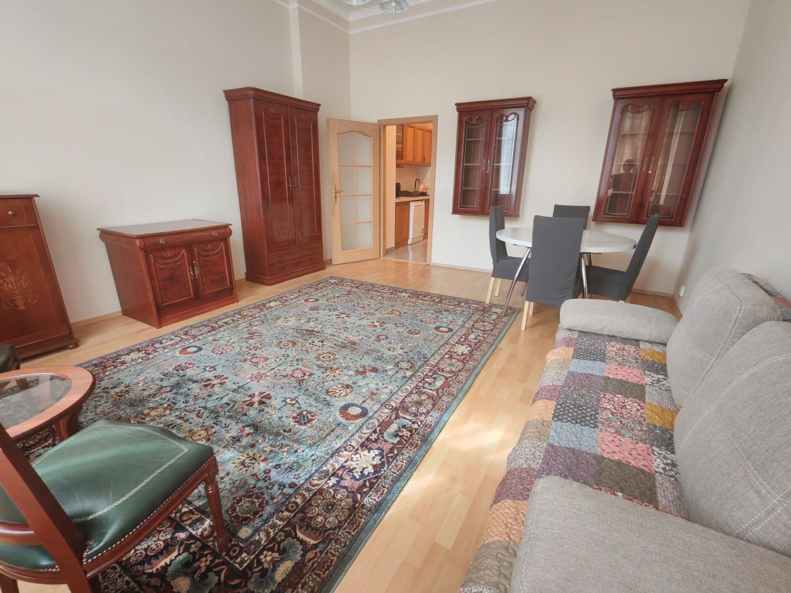 Prenájom bytu 2-izbový 50 m², Luční vrch, Karlovy Vary, Karlovarský kraj Prenájom bytu 2-izbový 50 m², Luční vrch, Karlovy Vary, Karlovarský kraj